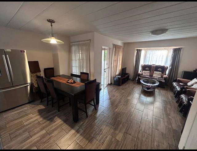 3 BEDROOM APARTMENT FOR SALE IN EDEN GLEN